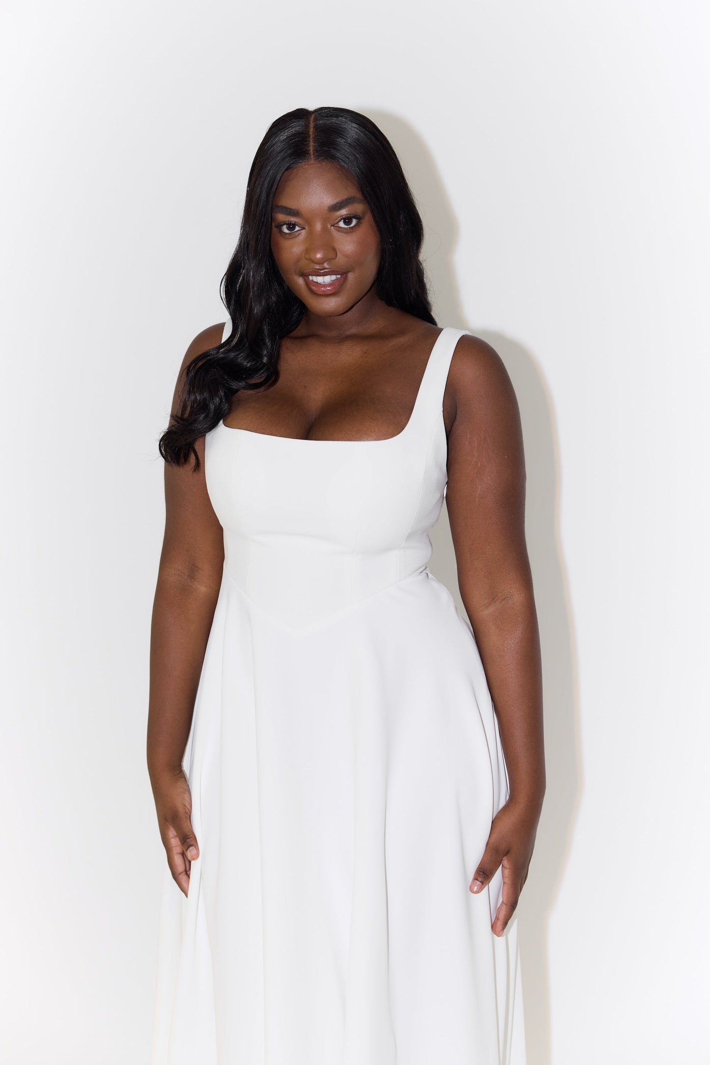 Maréva – Elegant Midi Flow Dress