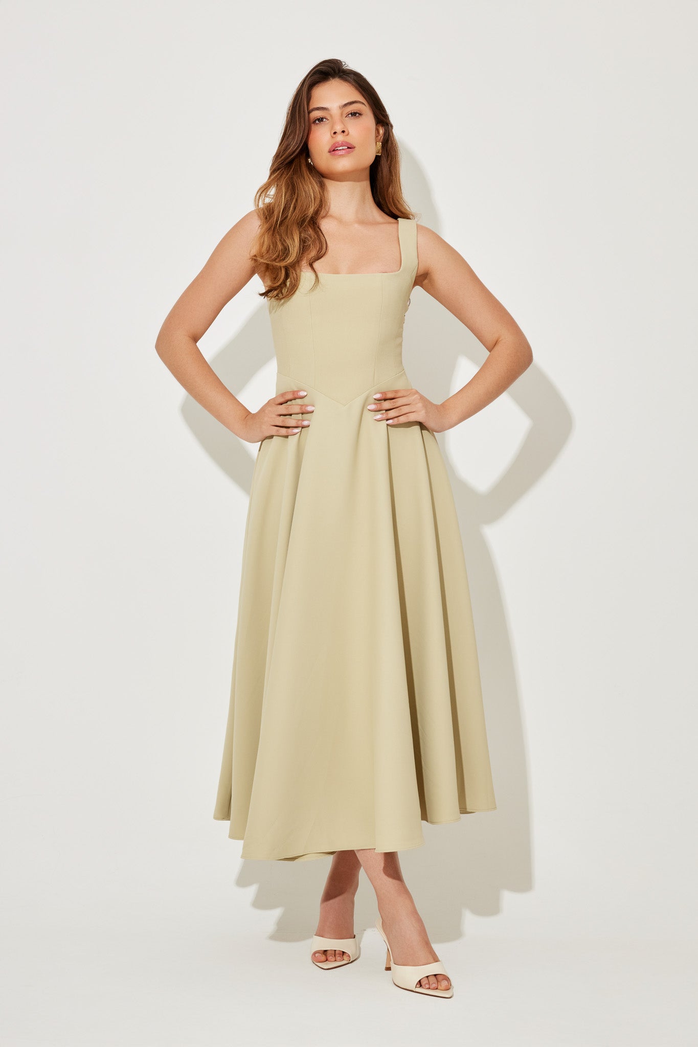 Maréva – Elegant Midi Flow Dress