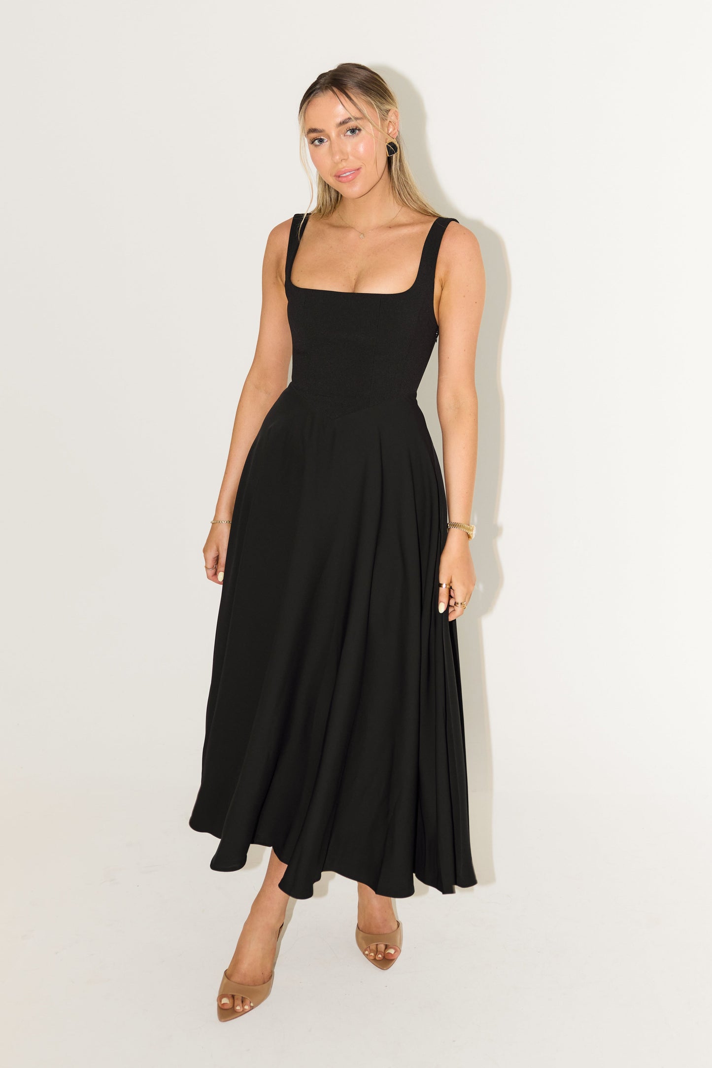 Maréva – Elegant Midi Flow Dress